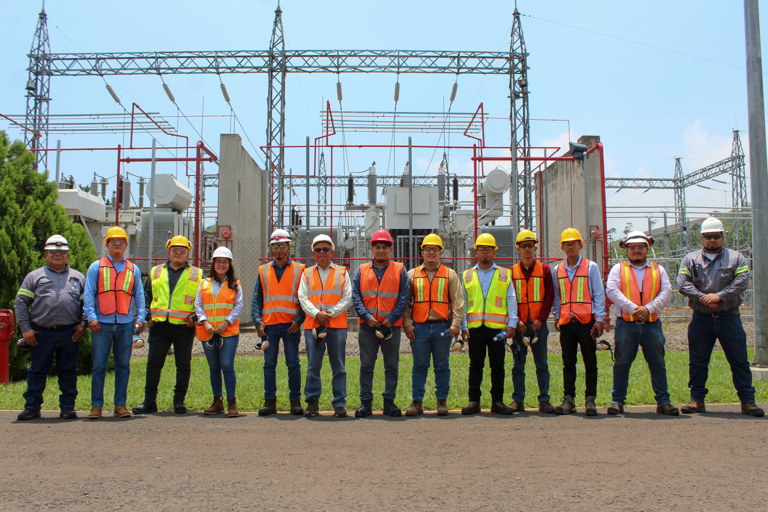 Visita de estudiantes de la Universidad de Sonsonate